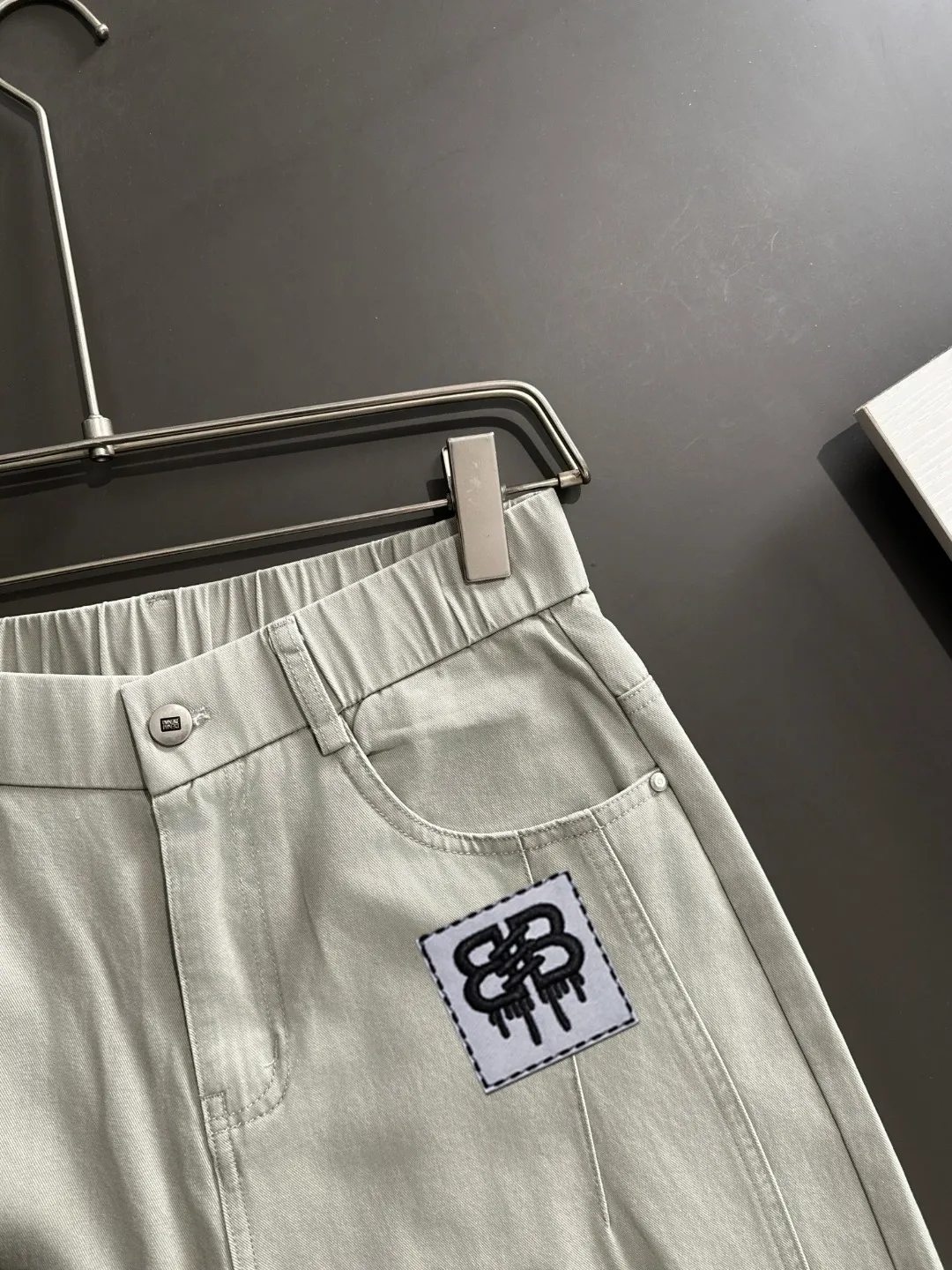 The next day shipped P195 Balenciaga 2026 summer New Arrival elastic casual pants, counter custom fabric Breathable high comfort, impeccable details, brand elements design concept, reflecting high quality. The hand feels delicate and soft! Casual cuts and awesome upper body! Sizes: S-3XL